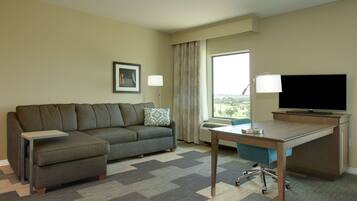 Een 42-inch flatscreentelevisie met kabelzenders