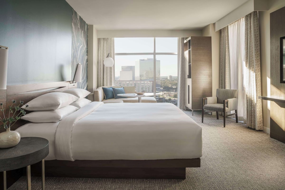 Deluxe Room, 1 King Bed