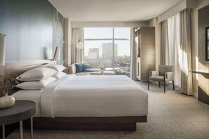 豪華客房, 1 張特大雙人床 | 1 間睡房、防敏寢具、房內夾萬、書桌