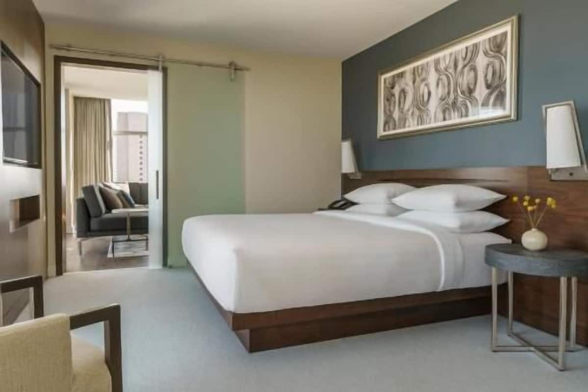 1 bedroom, hypo-allergenic bedding, in-room safe, desk