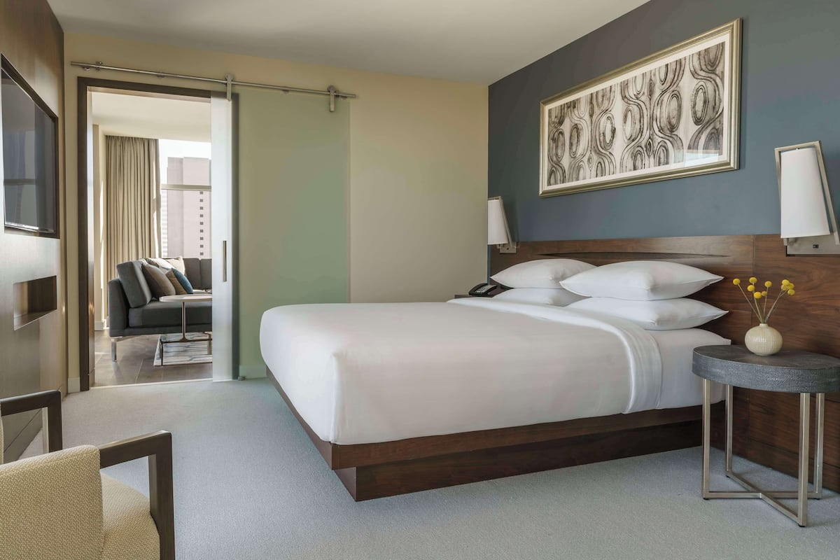 Regency Executive Suite King