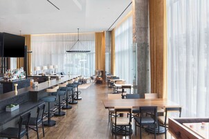 2 bars/lounges, poolside bar