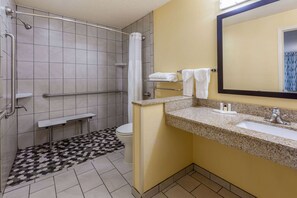 Habitación, 1 cama King size, con acceso para personas discapacitadas (Mobility, Roll-In Shower) | Baño para personas con discapacidad