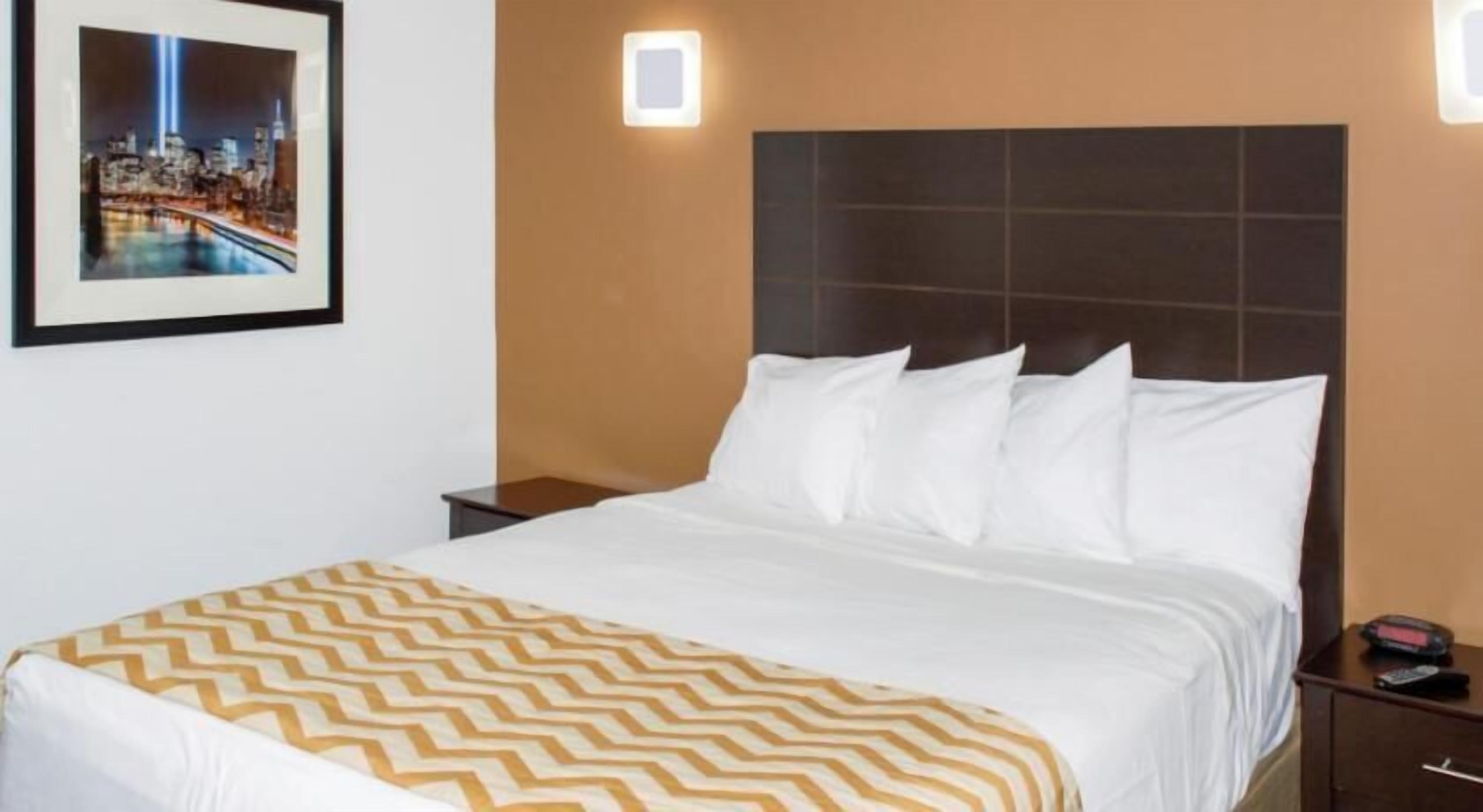 Desk, soundproofing, iron/ironing board, free cots/infant beds