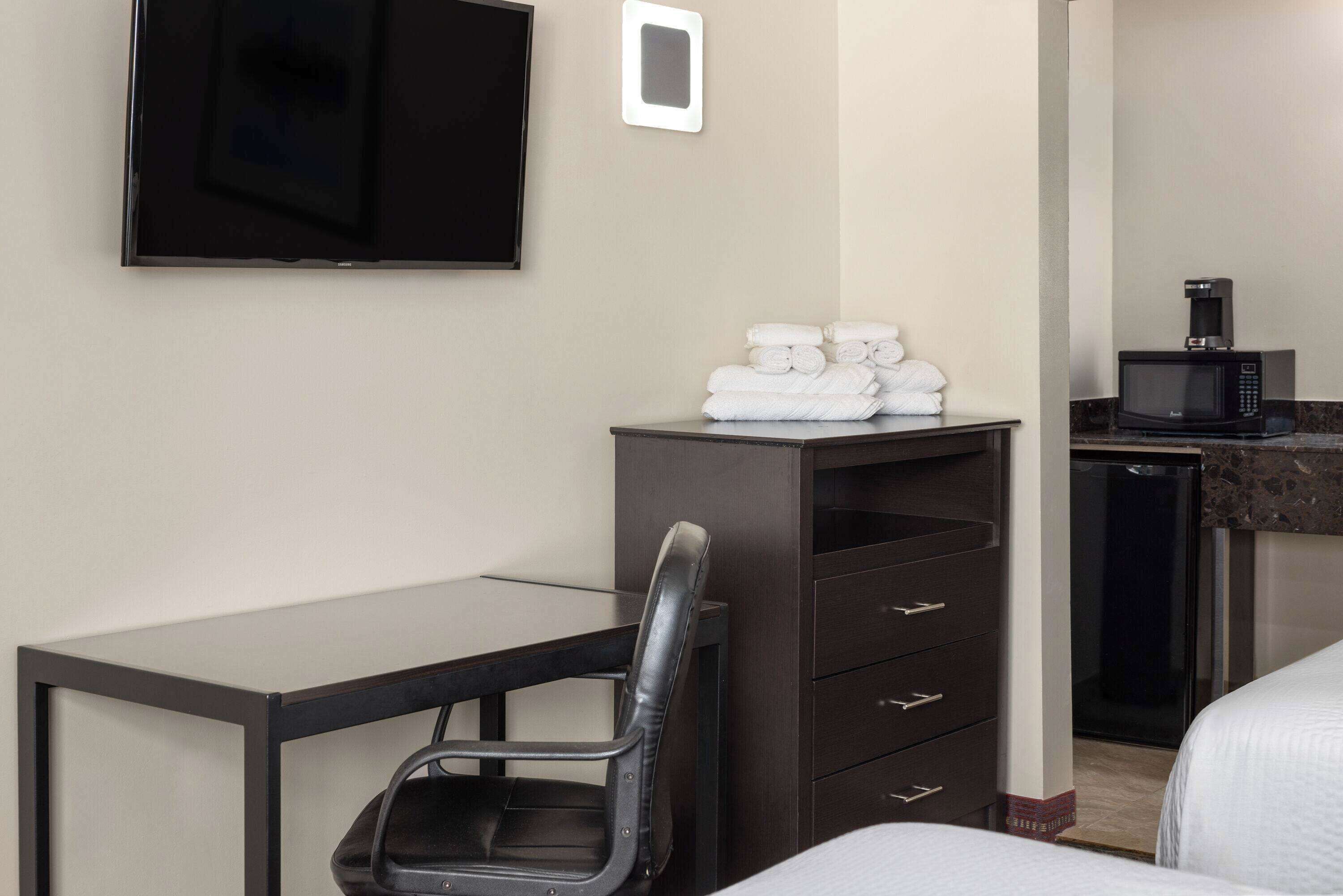 Photo - Travelodge by Wyndham Manhasset