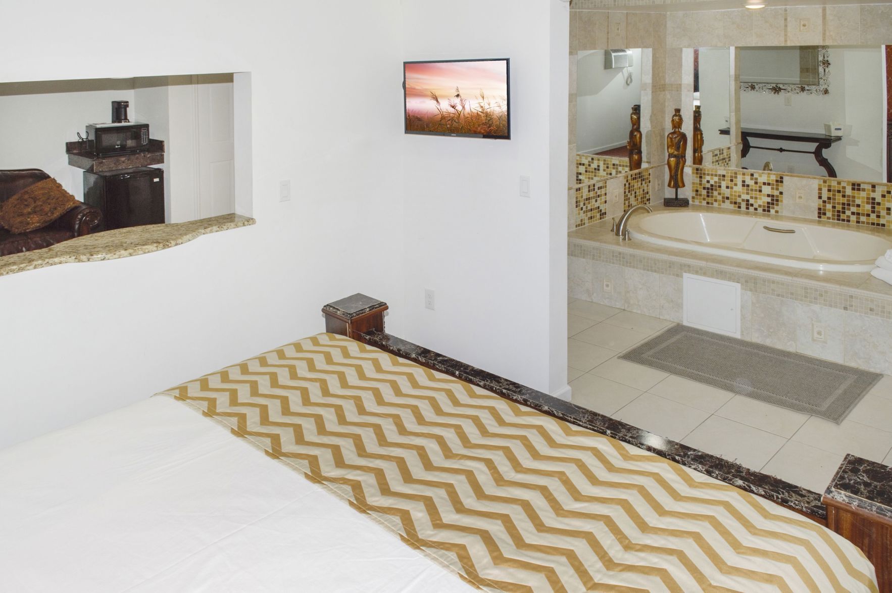 Desk, soundproofing, iron/ironing board, free cots/infant beds