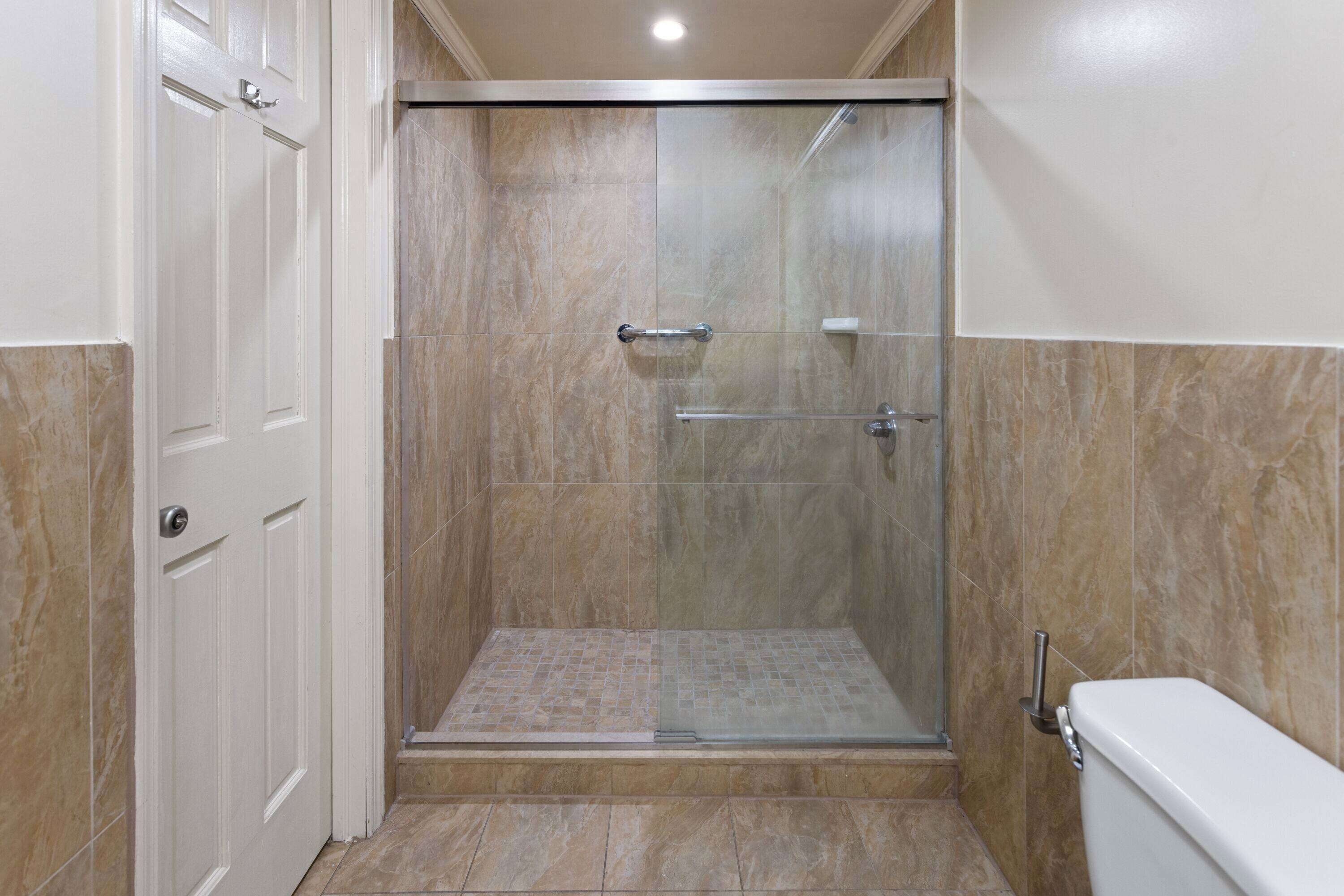 Photo - Travelodge by Wyndham Manhasset