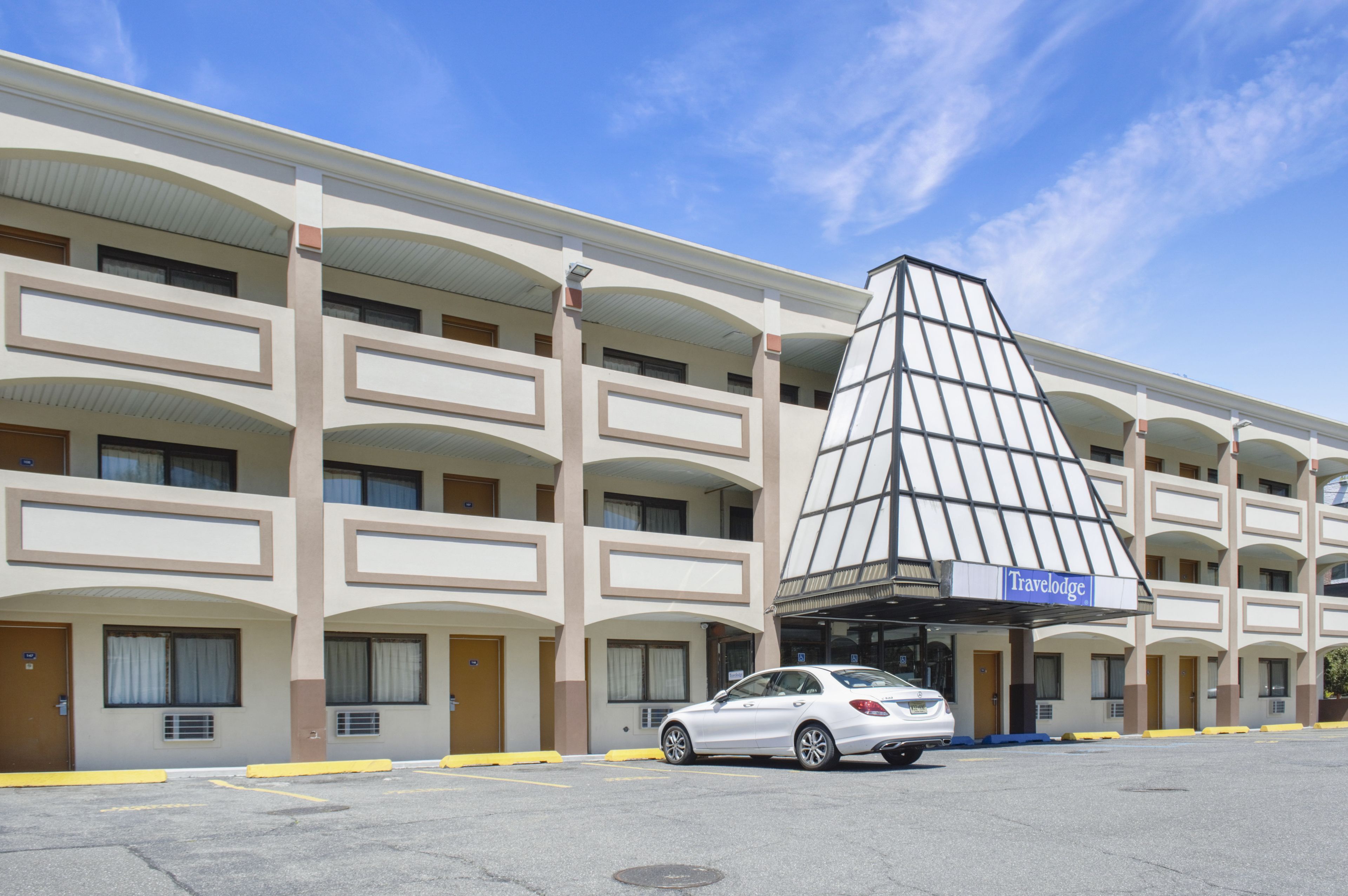 Photo - Travelodge by Wyndham Manhasset