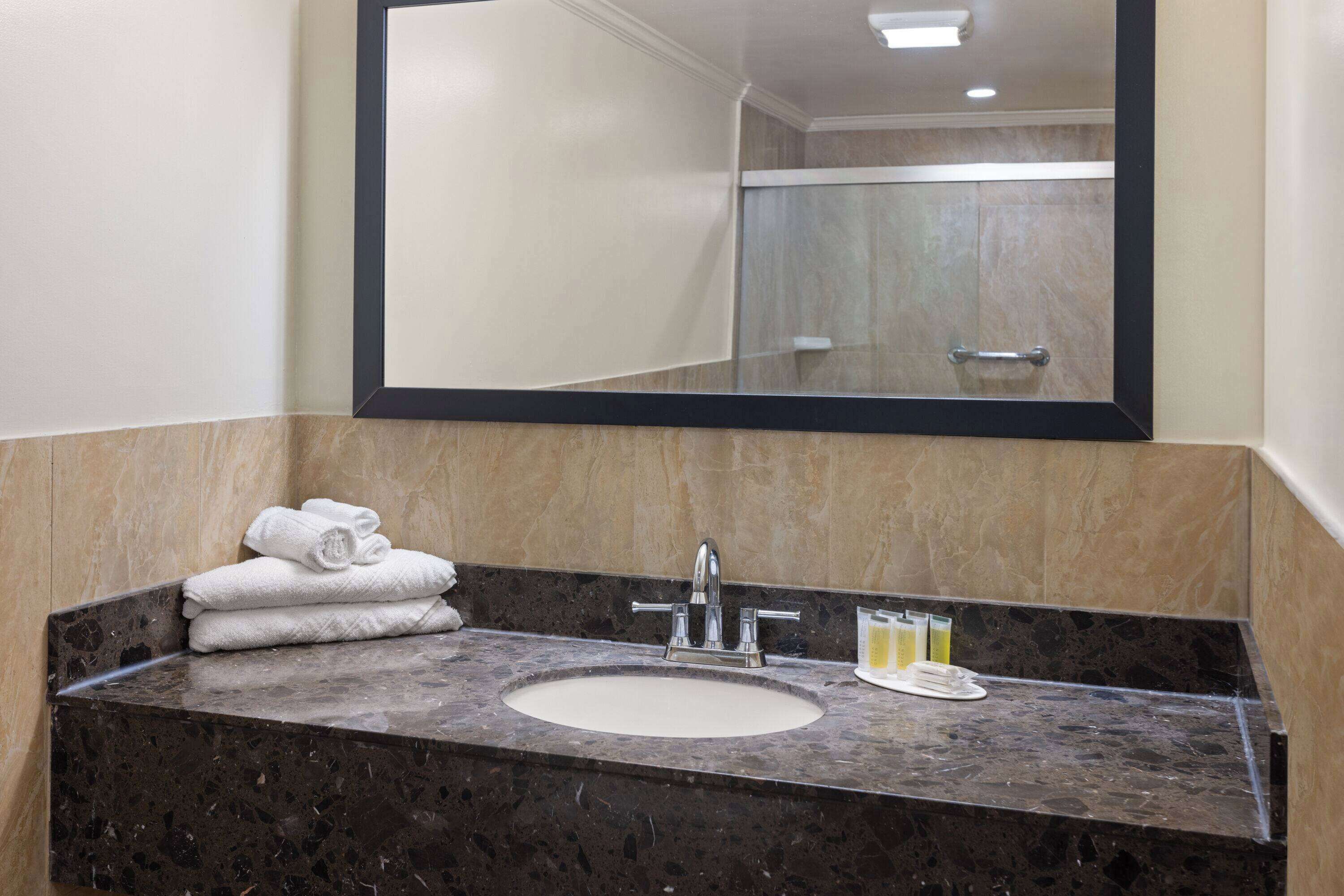 Photo - Travelodge by Wyndham Manhasset