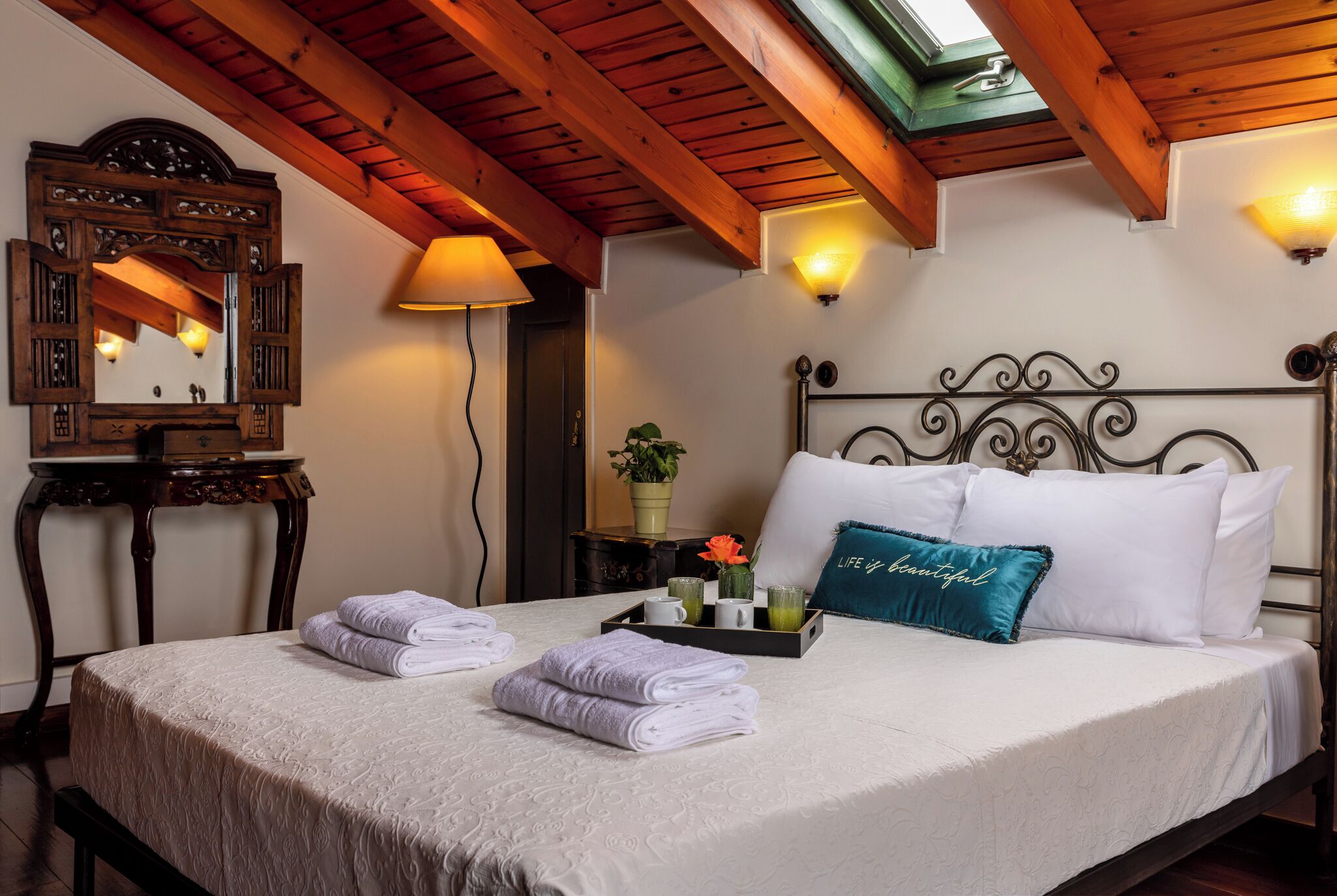 Suite (Top Floor) | Minibar, in-room safe, desk, free WiFi