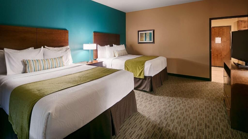 Iron/ironing board, rollaway beds, free WiFi, bed sheets