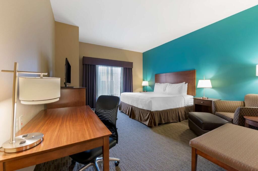 Iron/ironing board, rollaway beds, free WiFi, bed sheets
