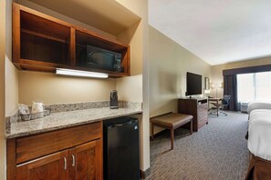 Executive Room, 1 King Bed, Non Smoking, Refrigerator & Microwave (Shower Only) | Iron/ironing board, rollaway beds, free WiFi, bed sheets - Best Western Plus French Lick (French Lick)