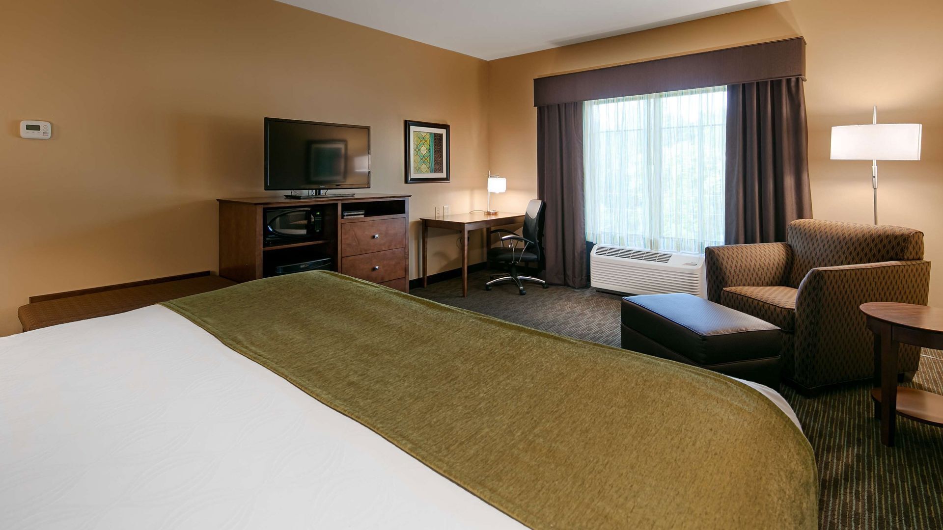 Iron/ironing board, rollaway beds, free WiFi, bed sheets