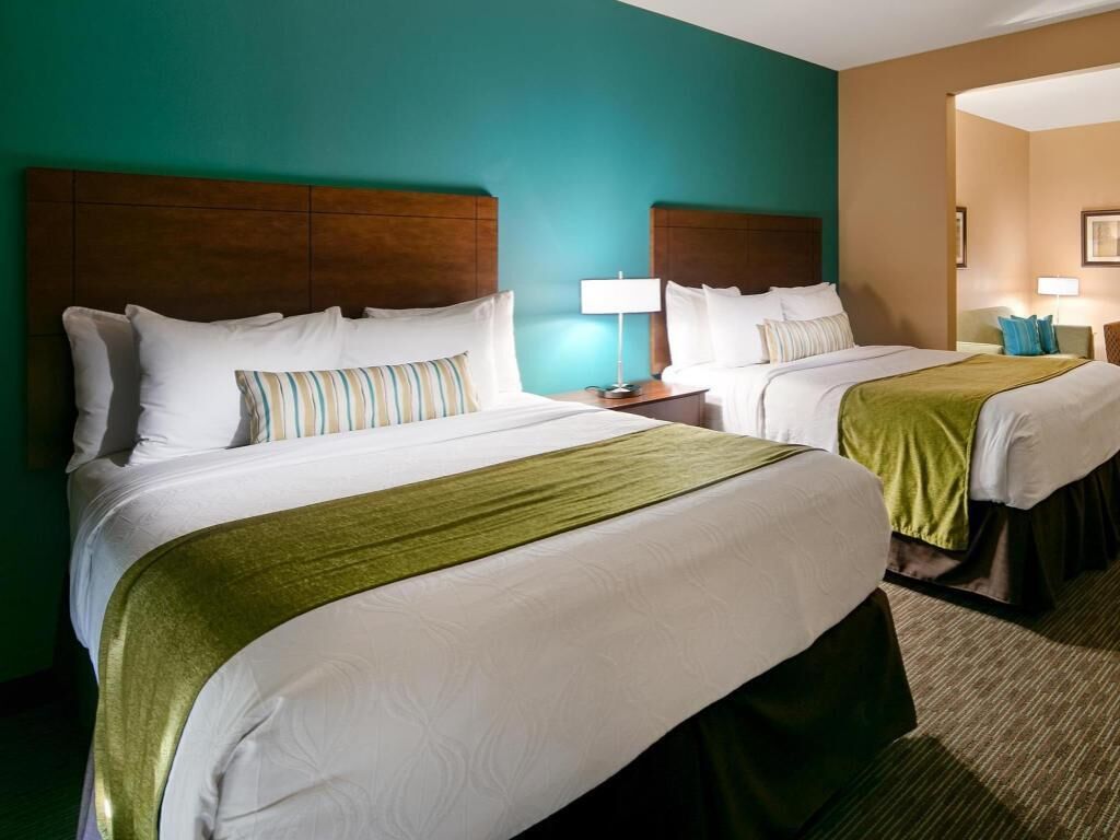Iron/ironing board, rollaway beds, free WiFi, bed sheets