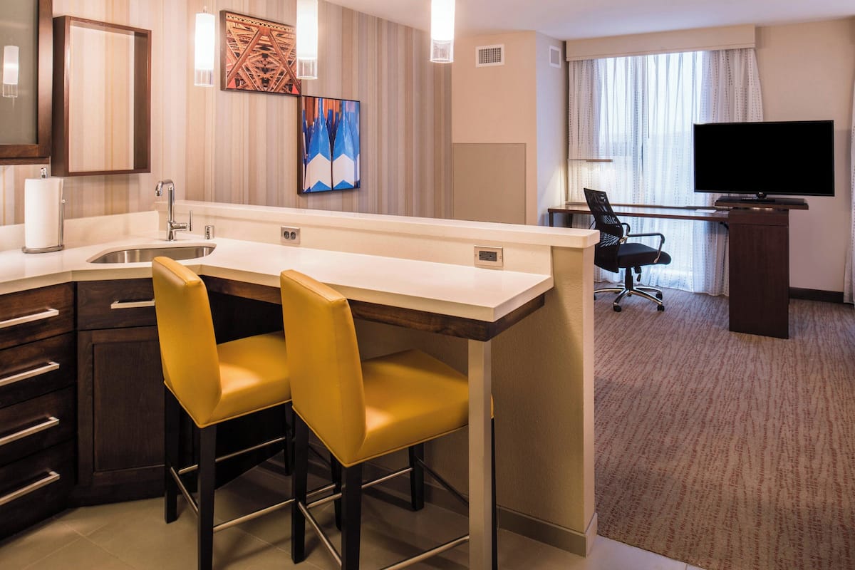 1 bedroom, premium bedding, in-room safe, desk