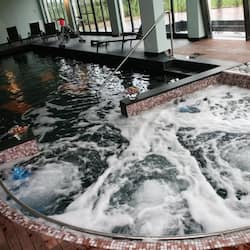 桑拿、热水浴缸、湿蒸房、土耳其浴、身体护理、芳香疗法