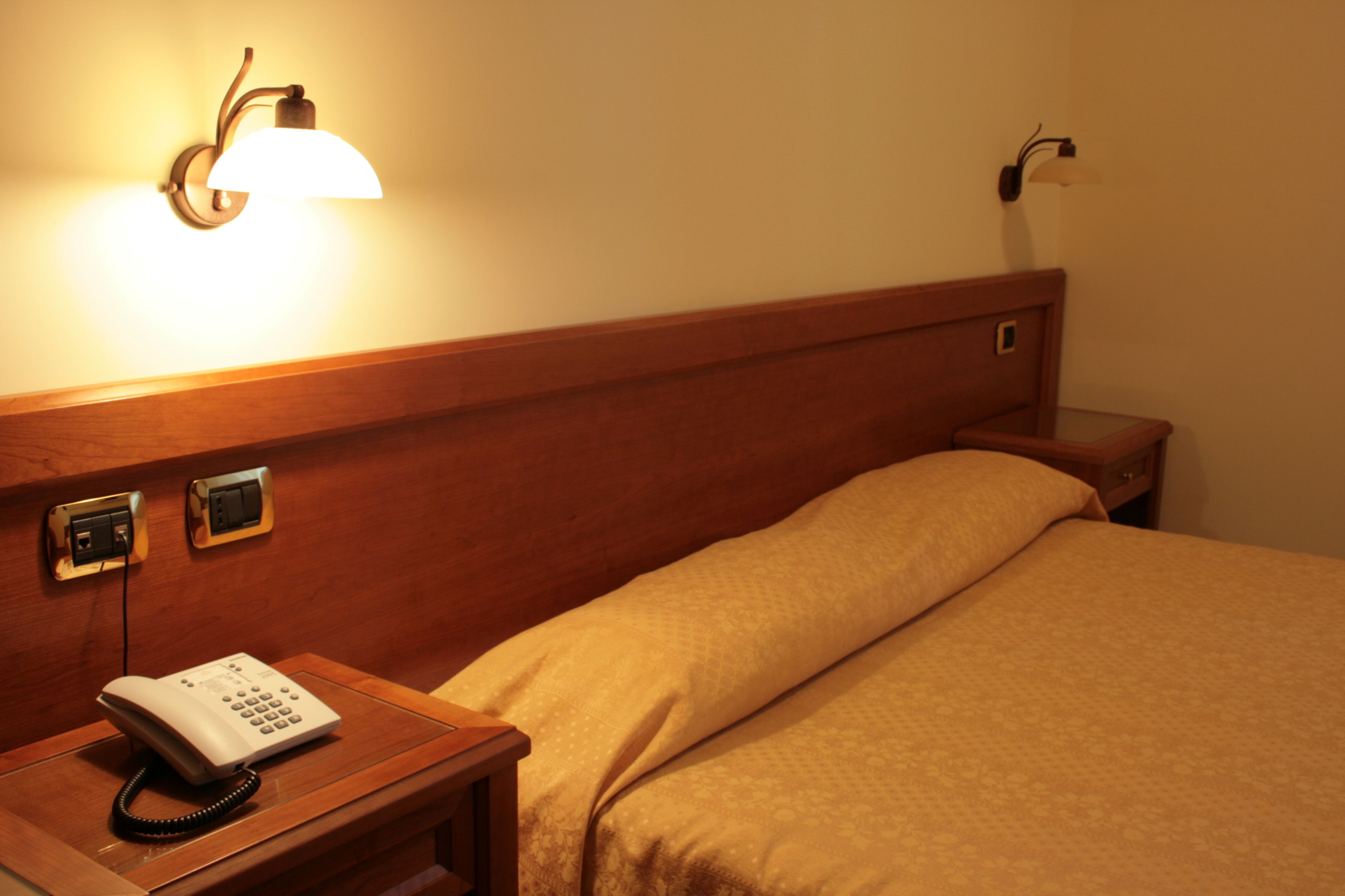 business double room single use, 1 double bed | premium bedding, minibar, in-room safe, desk