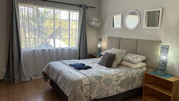 Family Apartment, 2 Bedrooms (Apartment B) | In-room safe, individually decorated, individually furnished