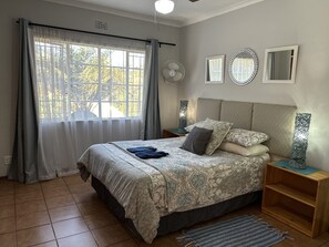 Family Apartment, 2 Bedrooms (Apartment B) | In-room safe, individually decorated, individually furnished - Sabie Self-Catering Apartments (Sabie)