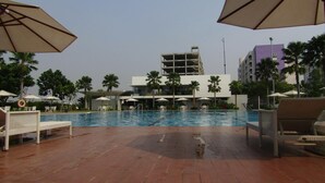 حمام سباحة