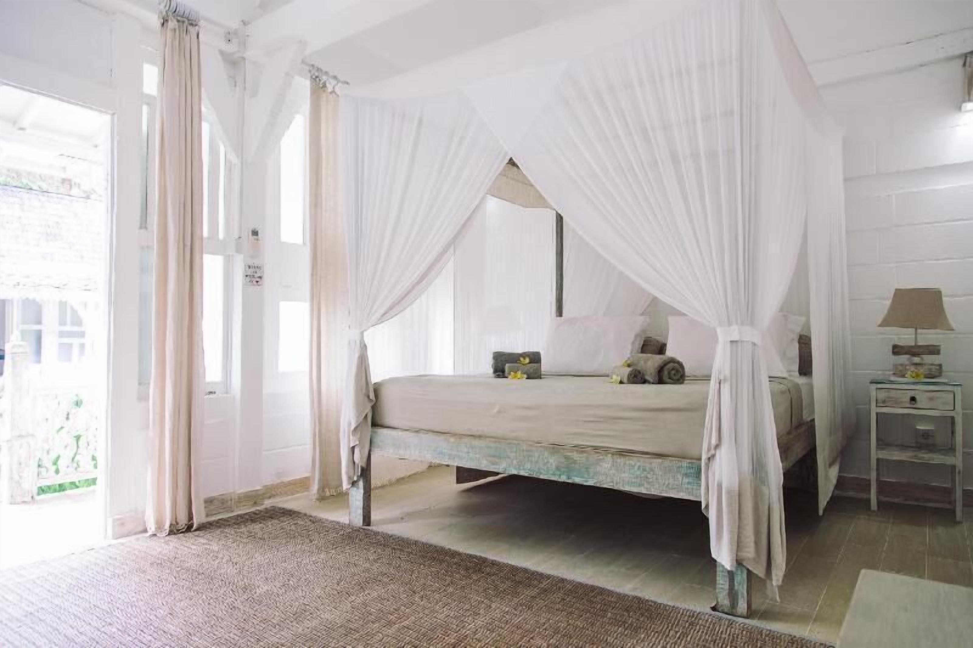 In-room safe, desk, free WiFi, bed sheets