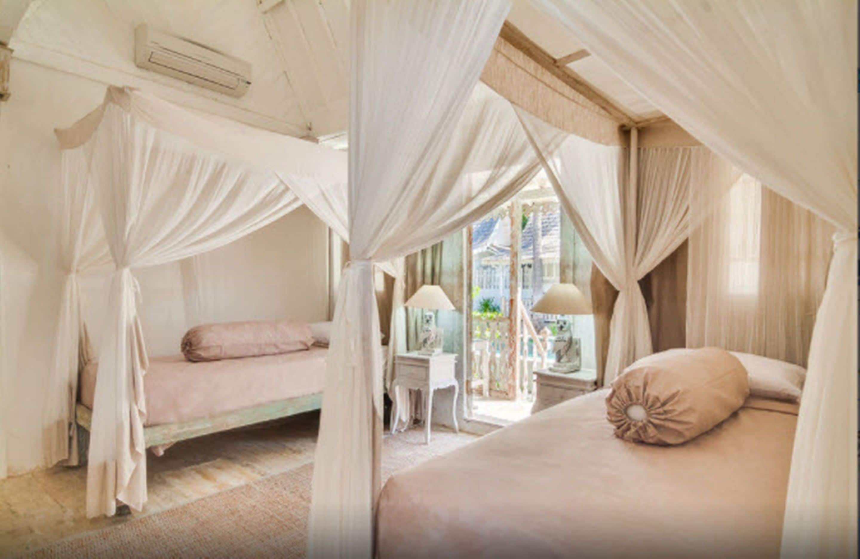 Standard Twin Room | Peti besi dalam bilik, meja, Wi-fi percuma, cadar katil 