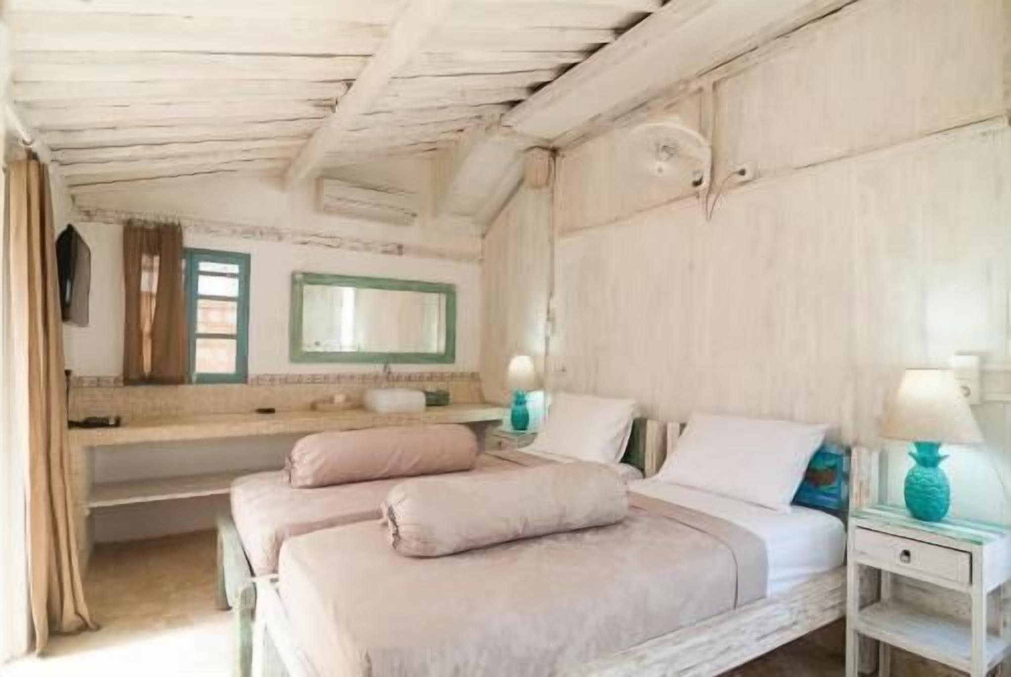 In-room safe, desk, free WiFi, bed sheets