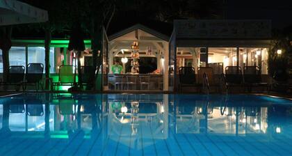 Nikolas Villas Apartments