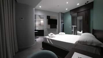 Junior Suite | 1 bedroom, premium bedding, minibar, in-room safe