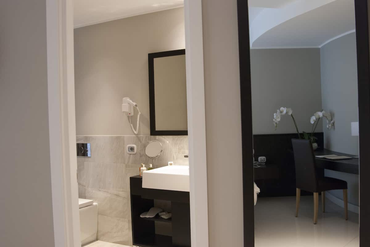 1 slaapkamer, luxe beddengoed, een minibar, een kluis op de kamer