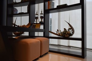 Lobby sitting area - Marconi Hotel (Rende)