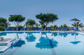 室外游泳池