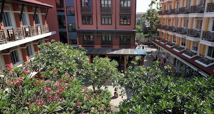 Rambuttri Village Inn & Plaza
