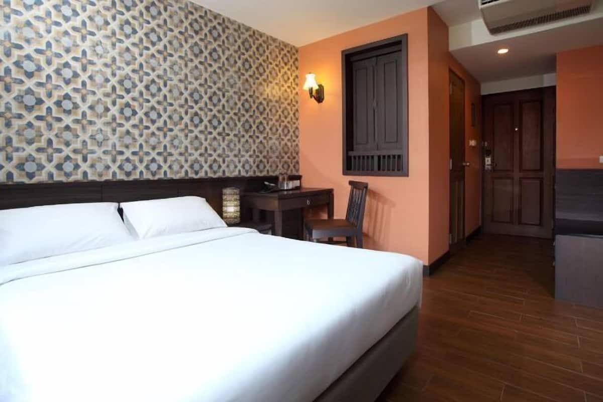 In-room safe, desk, laptop workspace, blackout curtains