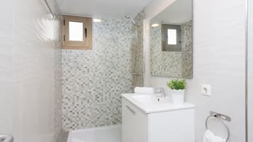 Shower, towels