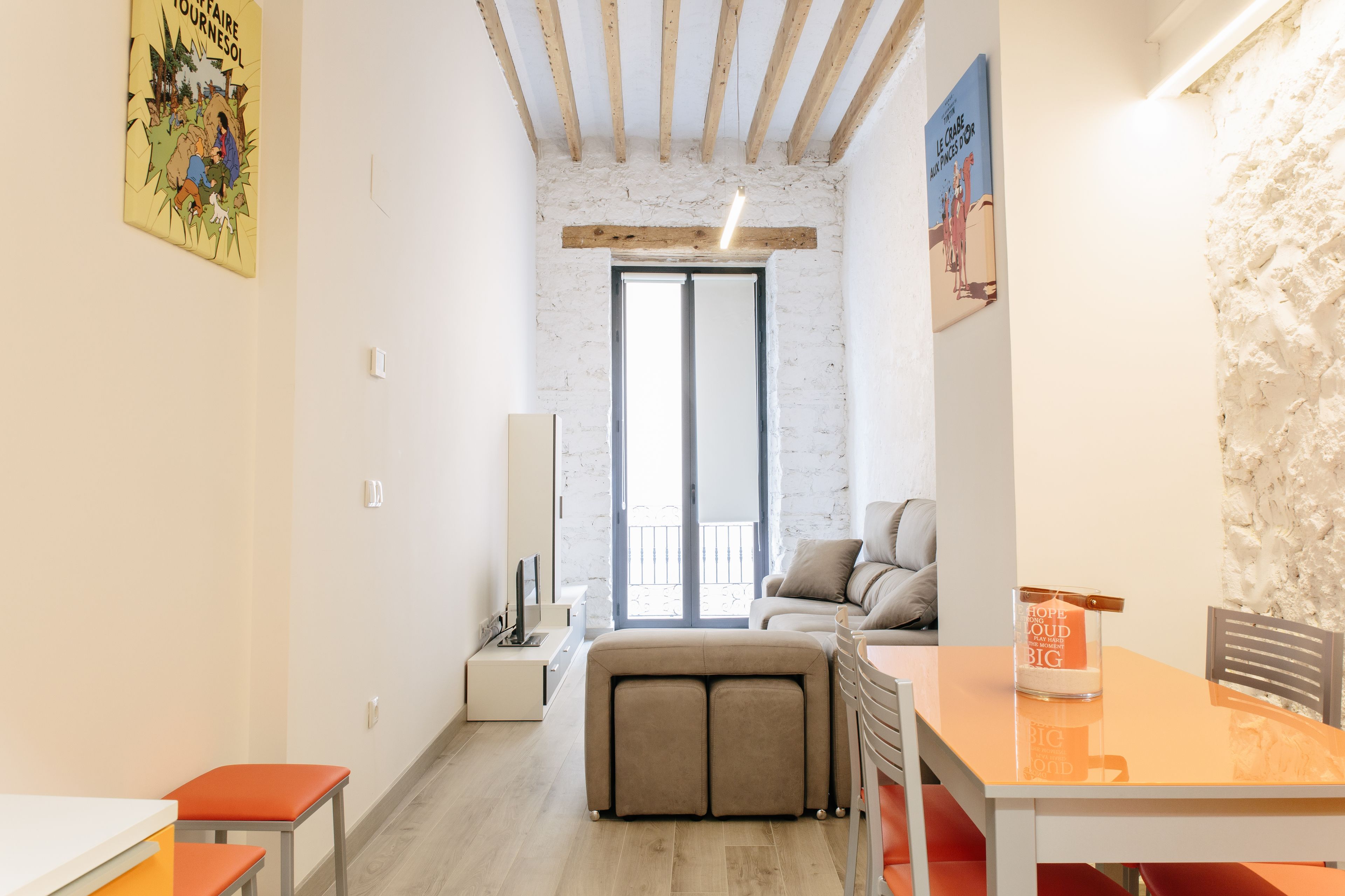 Deluxe appartement, 2 slaapkamers, terras | Woonruimte | Flatscreentelevisie