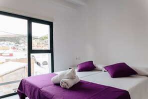 2 bedrooms, premium bedding, in-room safe, blackout drapes