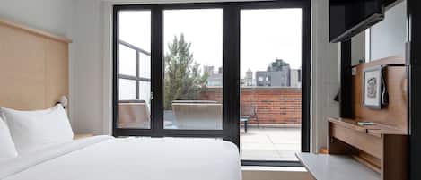 Room, 1 King Bed, Terrace | Premium bedding, down comforters, in-room safe, desk