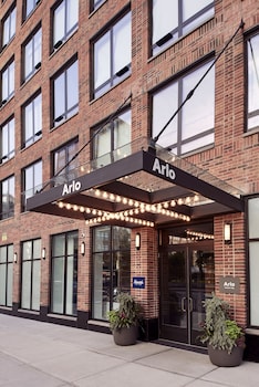 Hotel exterior and entrance at Arlo SoHo