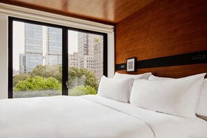 1 King Bed (City) | Premium bedding, down comforters, in-room safe, desk - Arlo SoHo (New York)