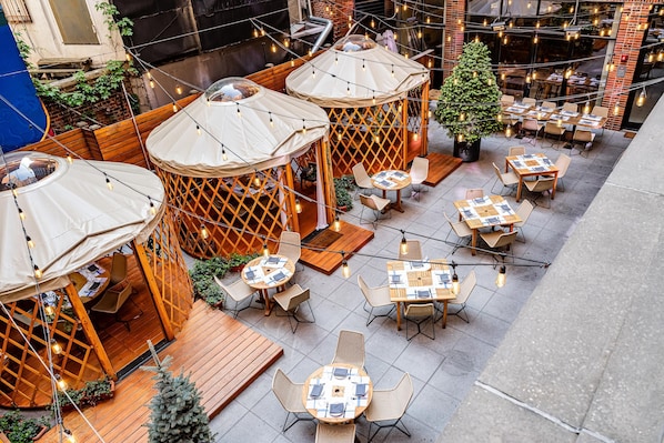 Breakfast, lunch, dinner served; American cuisine - Arlo SoHo (New York)