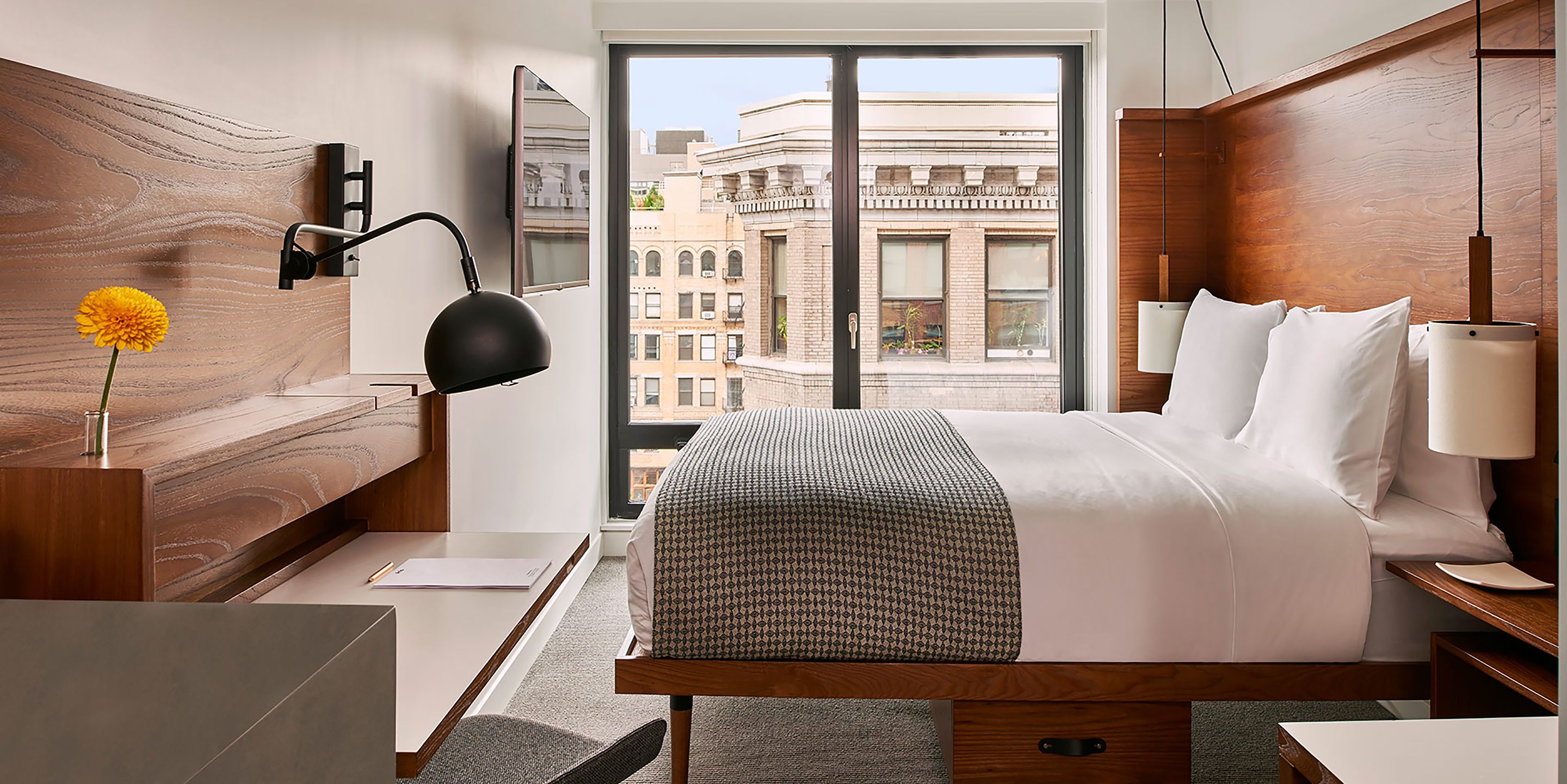 1 Queen Bed (City) | View from room