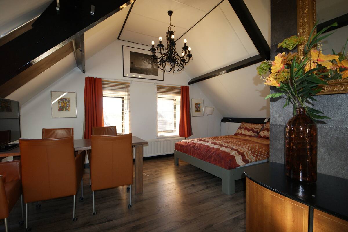 Family Room, Multiple Beds (C) | Desk, iron/ironing board (on request), WiFi (free), bed sheets