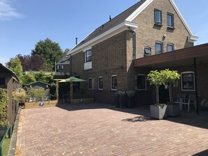 Bãi đậu xe tự phục vụ miễn phí 