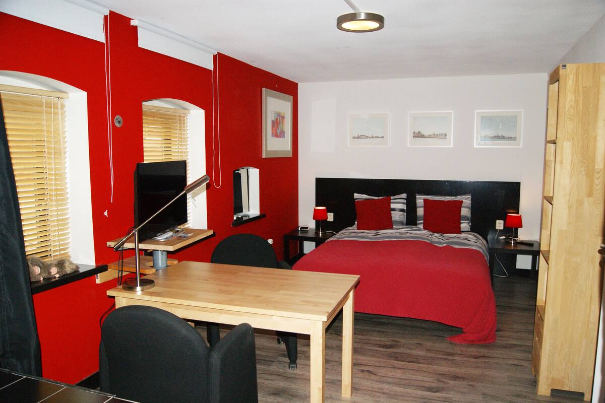 Comfort Double Room, 1 Queen Bed (A) | Desk, iron/ironing board (on request), WiFi (free), bed sheets