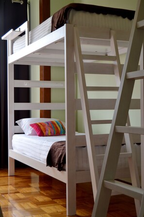 Free WiFi, bed sheets - Coimbra Portagem Hostel (Coimbra)