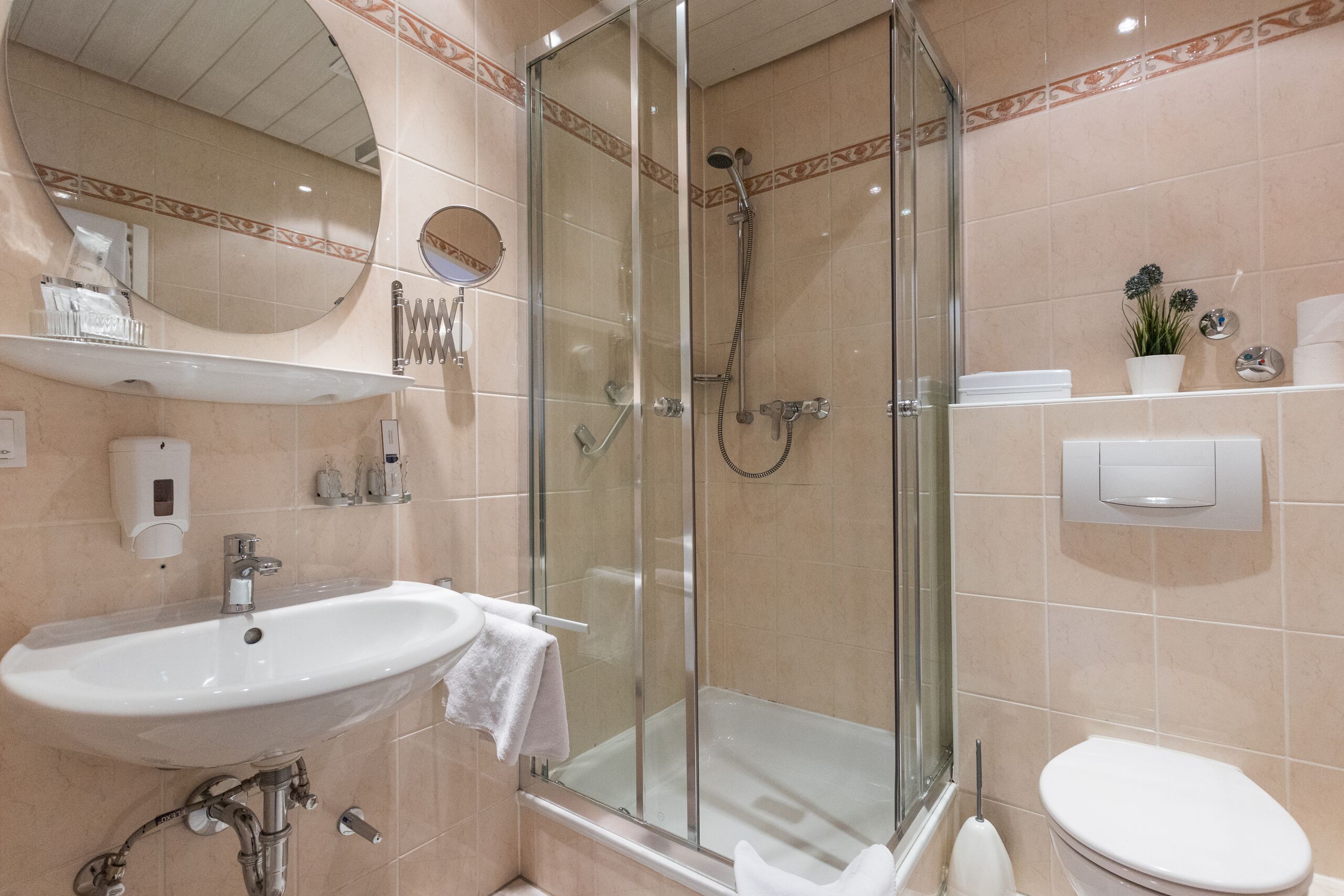 Standard Double Room, Private Bathroom | Bathroom