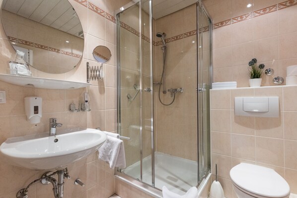 Habitación doble estándar, baño privado | Baño