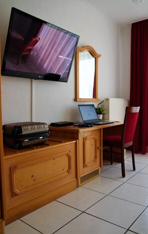 Chambre Simple, salle de bains privée, vue ville | Équipements de la chambre